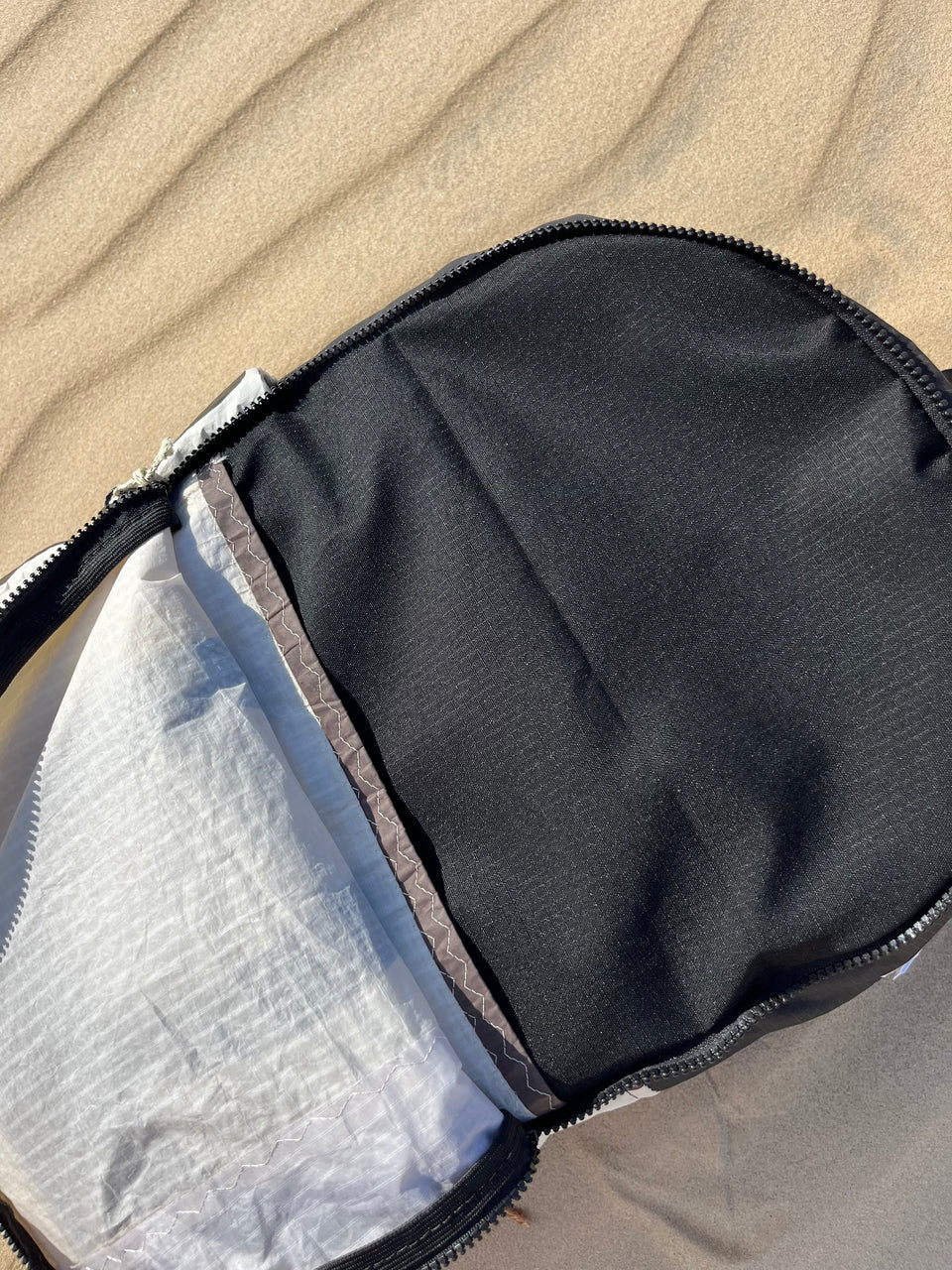 Mochila Upcycled - CORE (Bora 001) - Back View