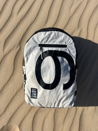 Mochila Upcycled - CORE (Bora 001) - Front View