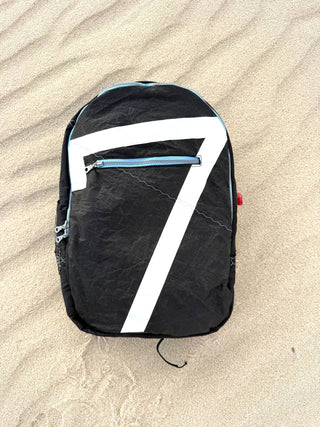 Mochila Upcycled - CORE (Bora 002) - Front View